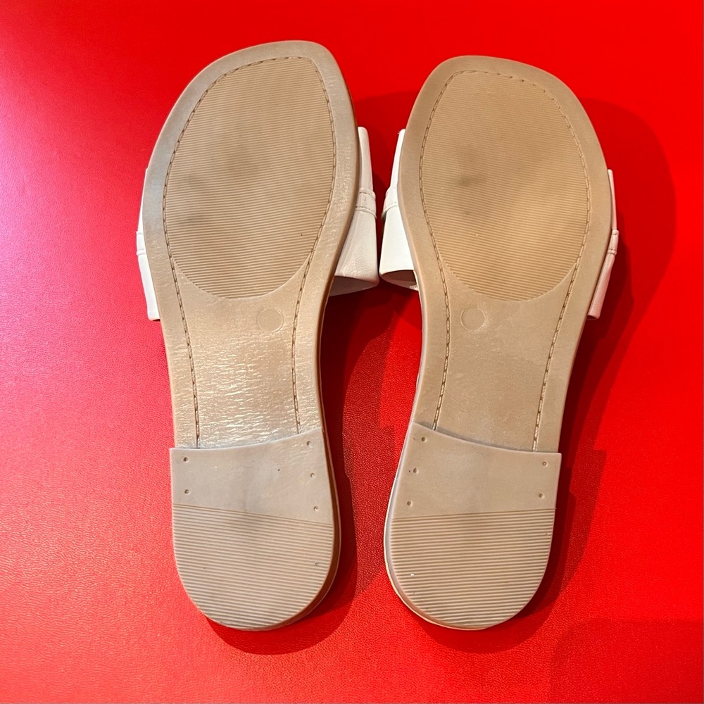Mariella Big Chain Leather Slides - Picture 4 of 6